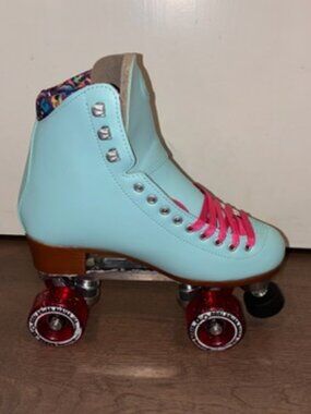 🛼 NEW Moxi Beach Bunny Roller Skates – Blue Sky -Size 7, see chart